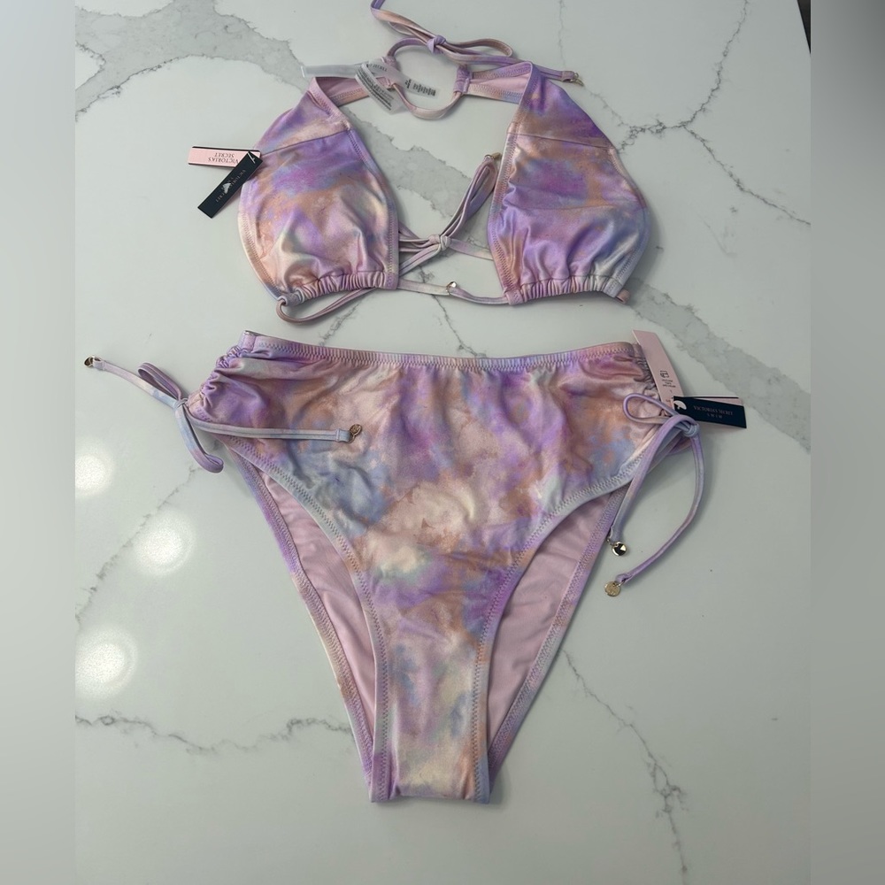 Victoria’s Secret bikini